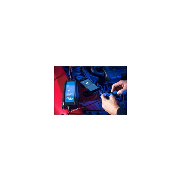 Chargeur de batterie Victron Blue Smart IP65 12V-4A BPC120431064R
